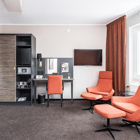 Home Hotel Slottsparken Линшьопинг Екстериор снимка