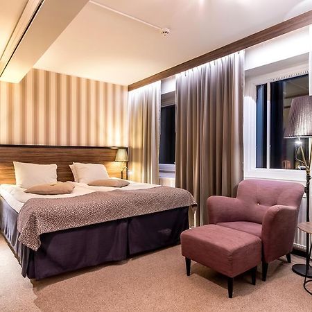 Home Hotel Slottsparken Линшьопинг Екстериор снимка