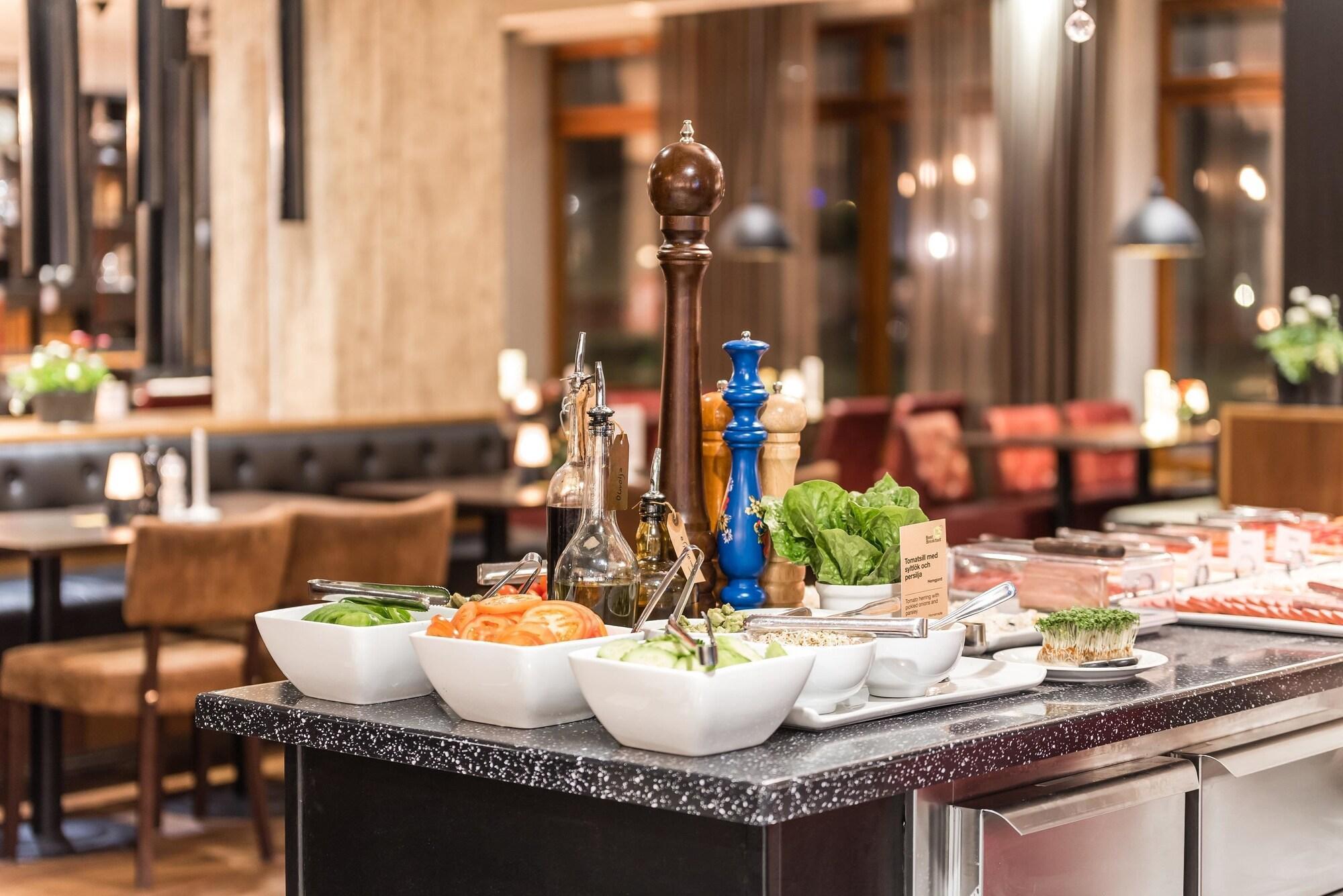 Home Hotel Slottsparken Линшьопинг Екстериор снимка