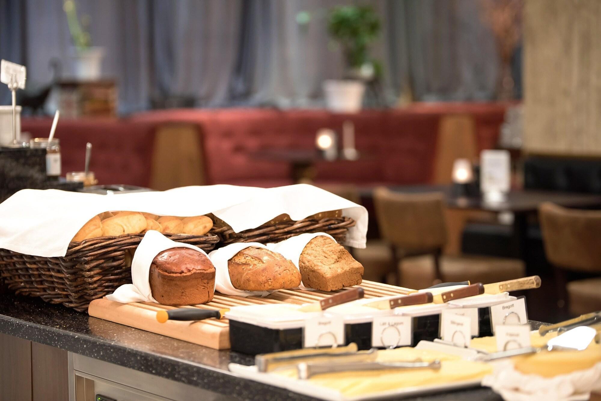 Home Hotel Slottsparken Линшьопинг Екстериор снимка