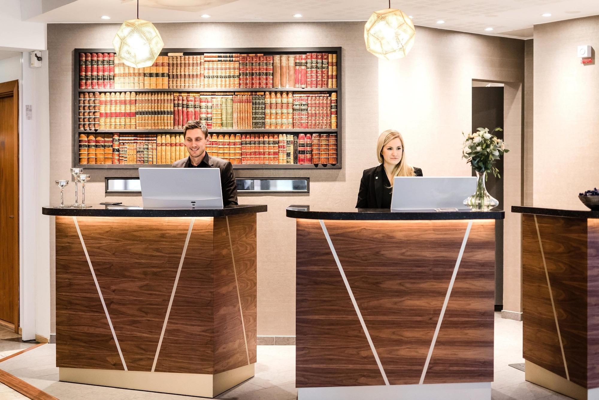 Home Hotel Slottsparken Линшьопинг Екстериор снимка