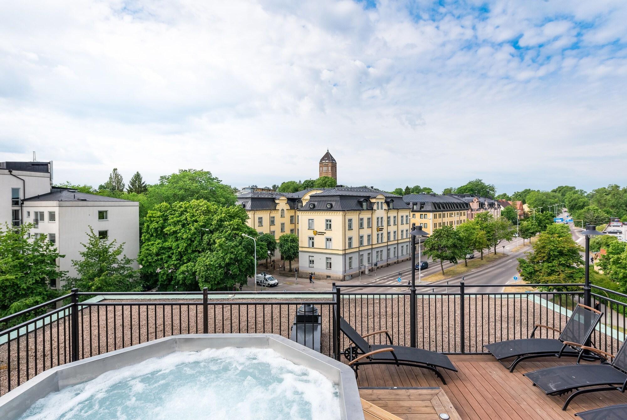 Home Hotel Slottsparken Линшьопинг Екстериор снимка