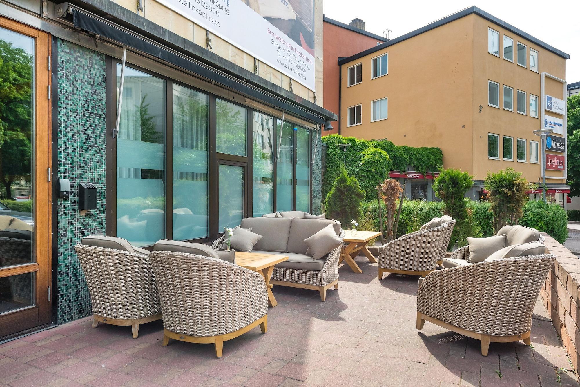 Home Hotel Slottsparken Линшьопинг Екстериор снимка