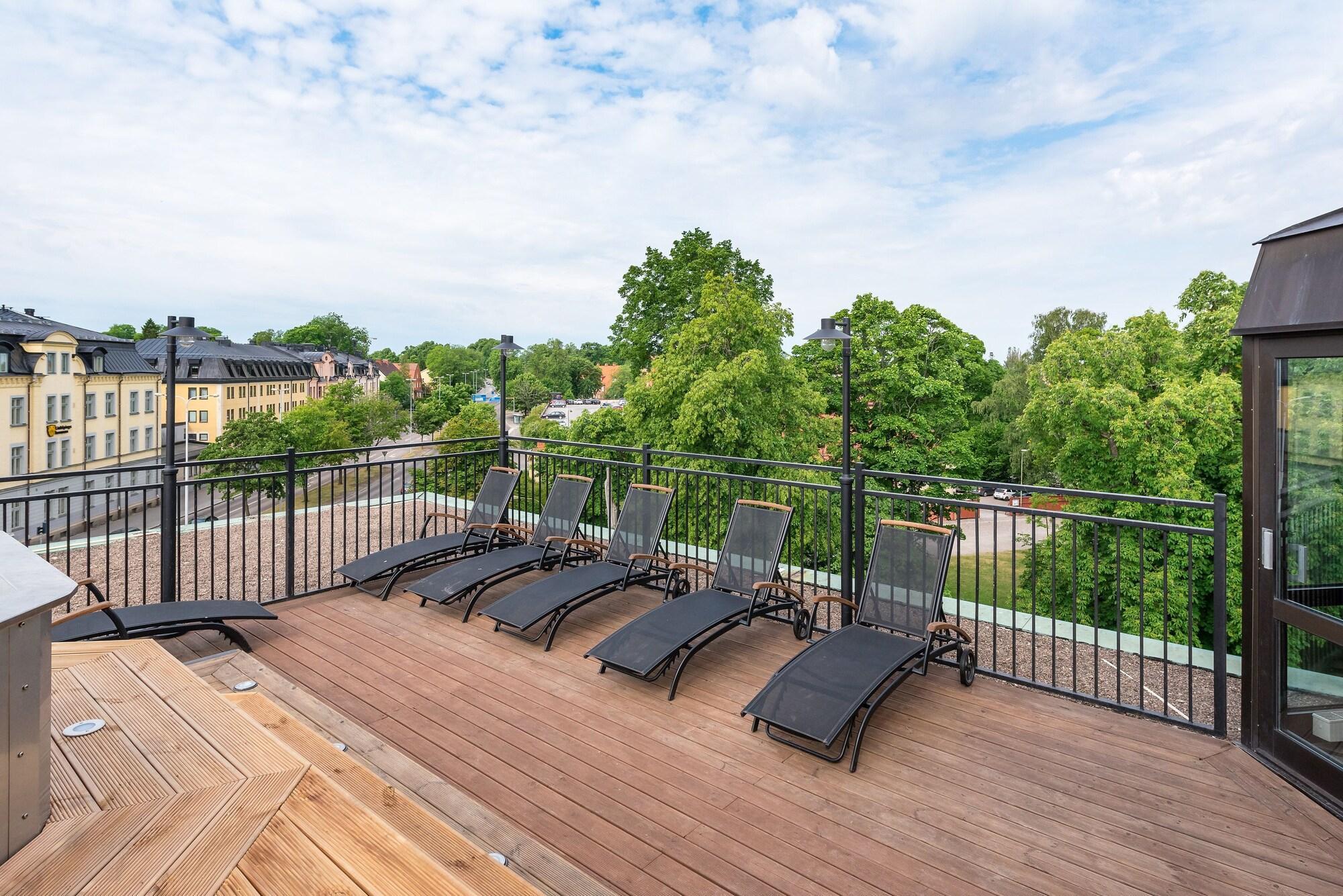 Home Hotel Slottsparken Линшьопинг Екстериор снимка