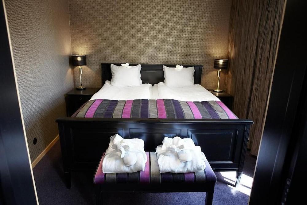 Home Hotel Slottsparken Линшьопинг Екстериор снимка