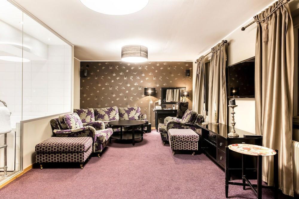 Home Hotel Slottsparken Линшьопинг Екстериор снимка