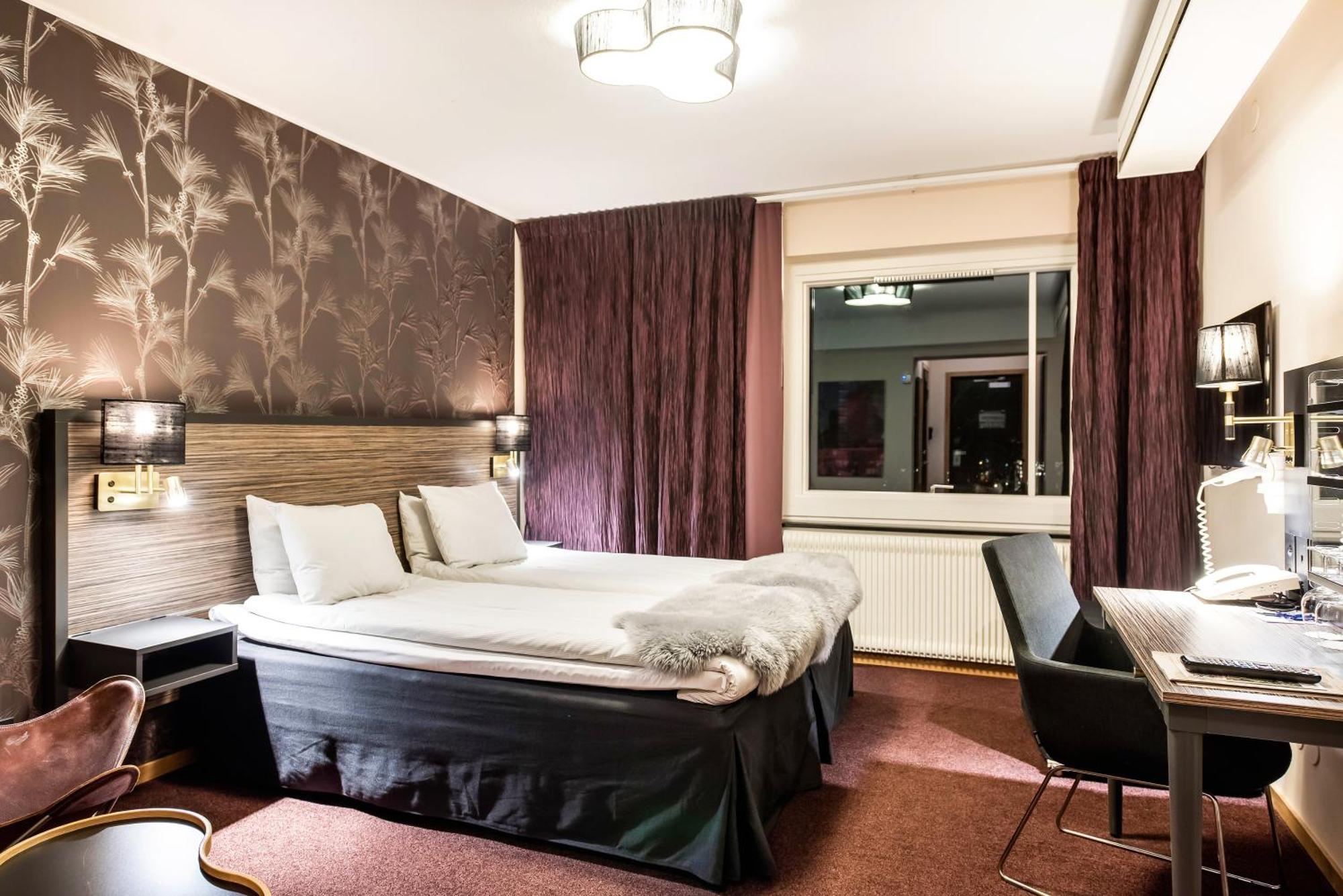 Home Hotel Slottsparken Линшьопинг Екстериор снимка