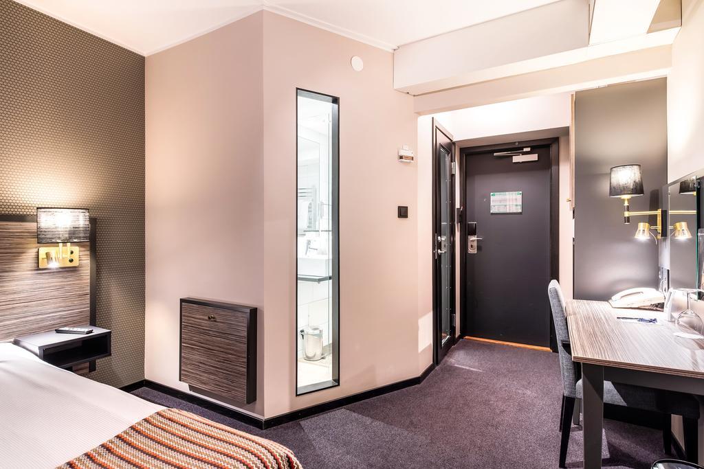Home Hotel Slottsparken Линшьопинг Екстериор снимка