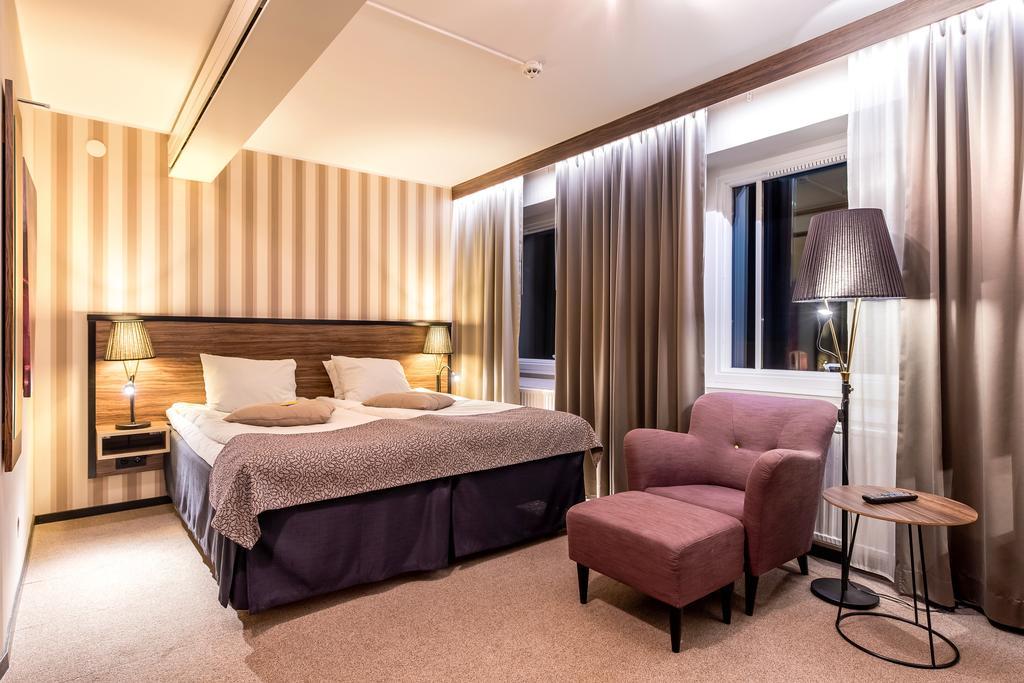 Home Hotel Slottsparken Линшьопинг Екстериор снимка